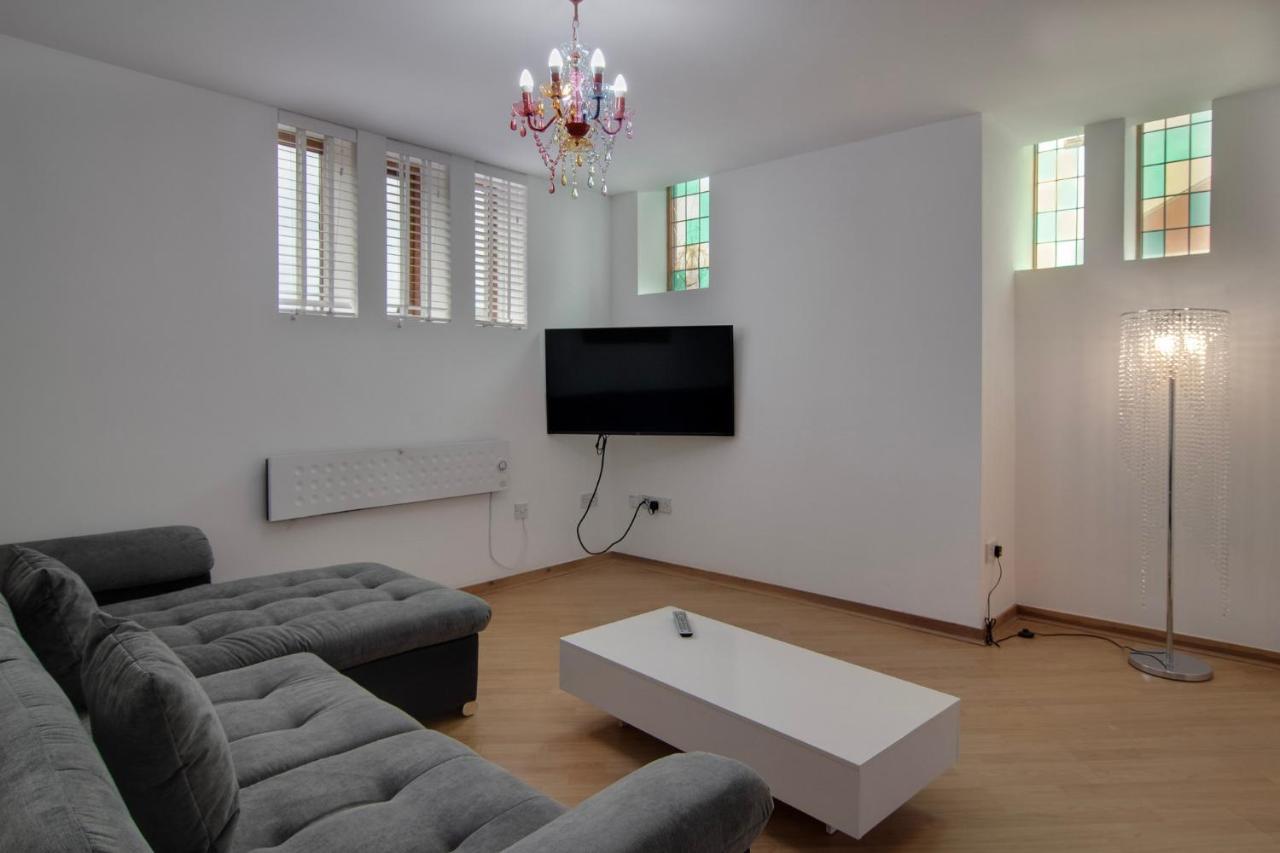 Chic Church Conversion Close To Tower - O La La!
