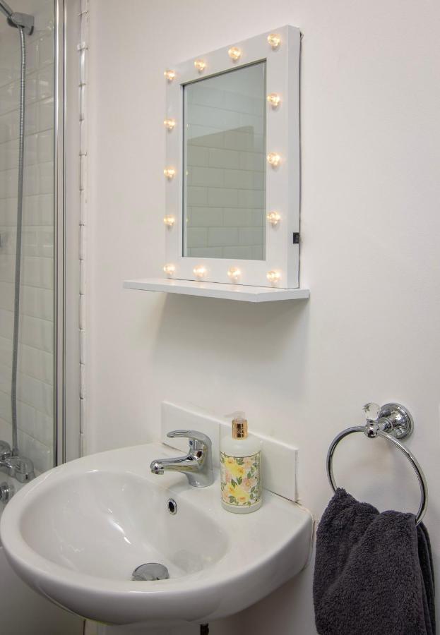 Apartment Chic Church Conversion Close To Tower - O La La! Blackpool