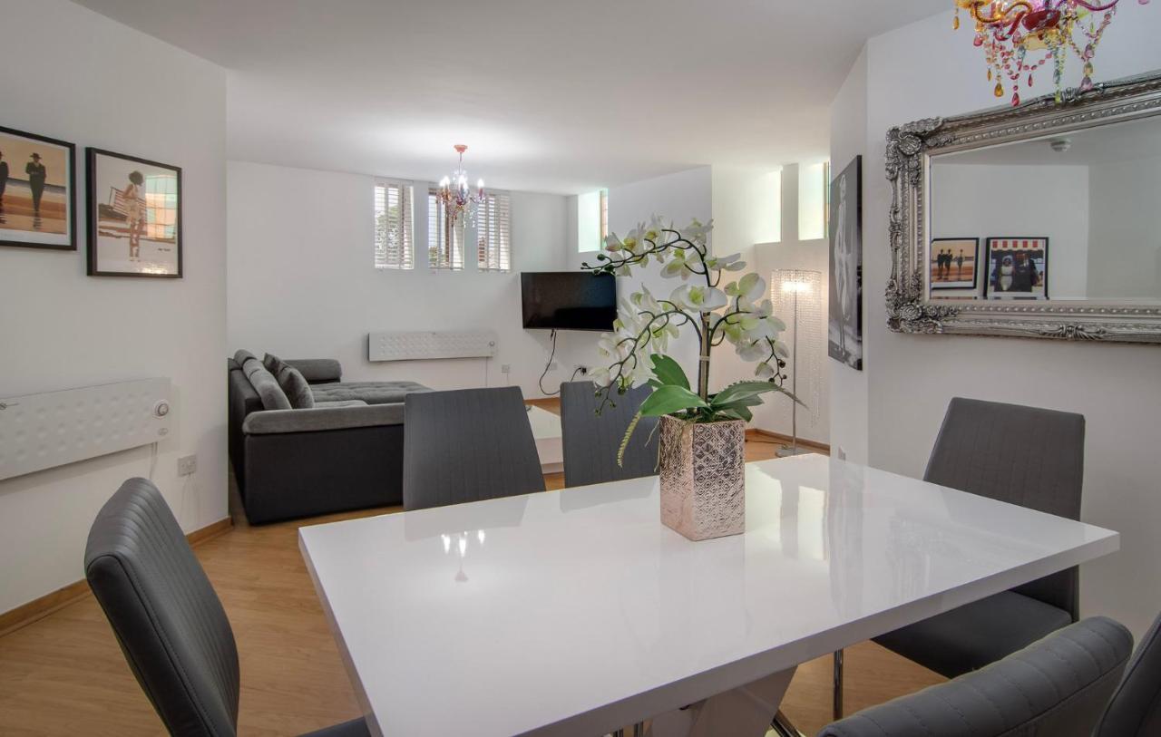 Chic Church Conversion Close To Tower - O La La! Blackpool